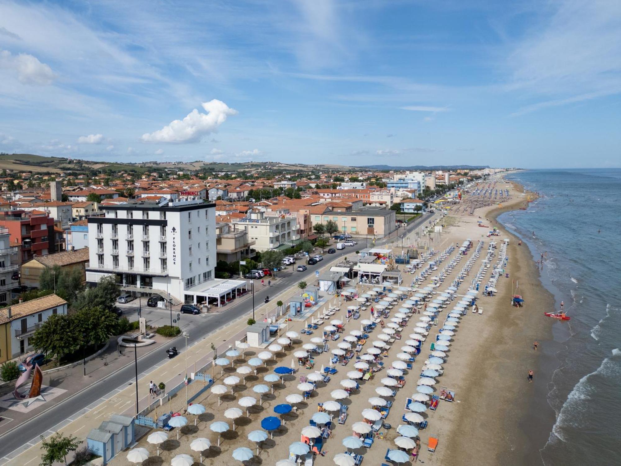 Hotel Florence Marotta Exteriér fotografie