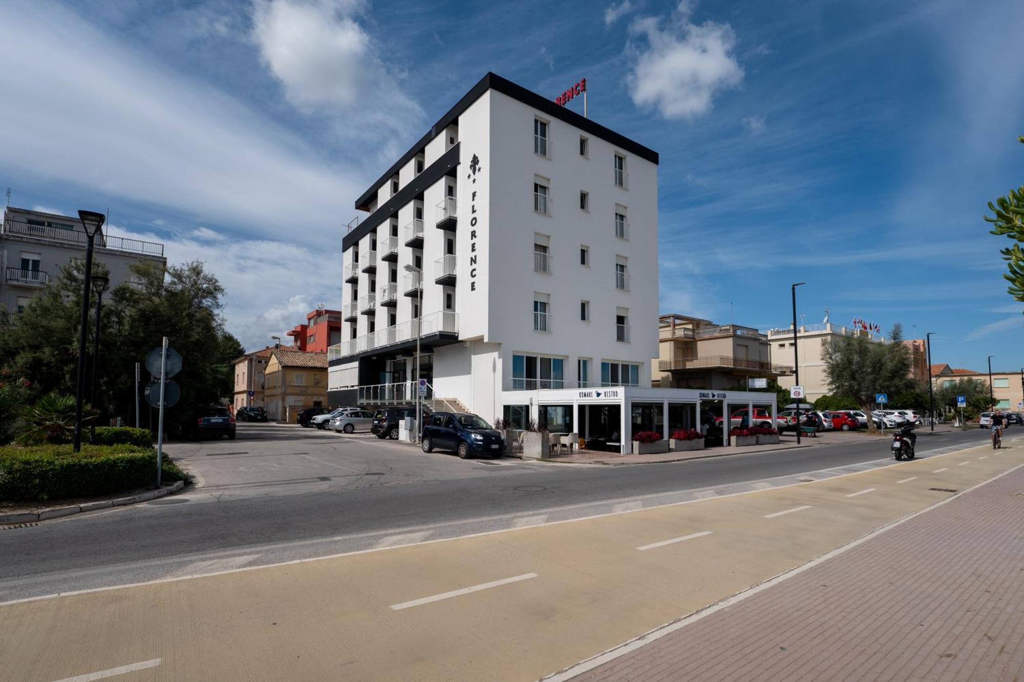 Hotel Florence Marotta Exteriér fotografie